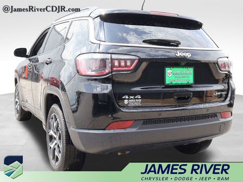 Used 2025 Jeep Compass Limited AWD/4WD image 3
