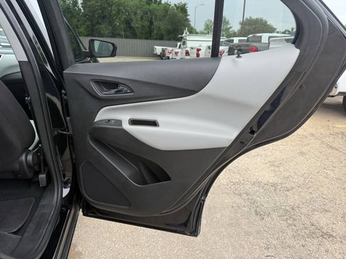 Used 2022 Chevrolet Equinox LT AWD/4WD image 16