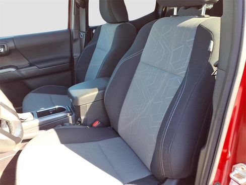 Used 2023 Toyota Tacoma TRD Off-Road image 18