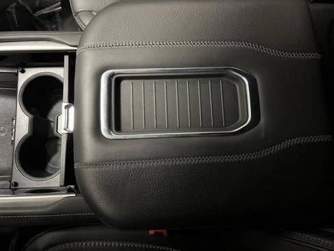 Used 2023 GMC Yukon Denali w/ Denali Reserve Package image 22