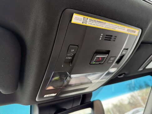 Used 2025 Lexus ES 350 Premium w/ Premium Package image 25