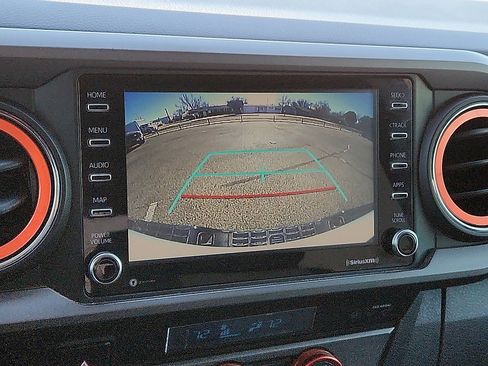 Used 2023 Toyota Tacoma TRD Off-Road image 8