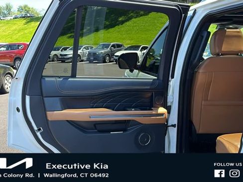 Used 2022 Ford Expedition Platinum AWD/4WD image 25