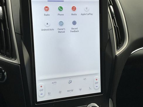 Used 2024 Ford Edge ST-Line image 3