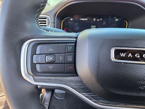 Used 2024 Jeep Wagoneer L Series II w/ Flexible Seating Group AWD/4WD image 15