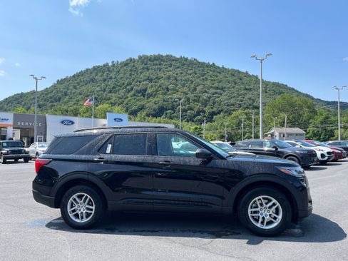 New 2026 Ford Explorer Active AWD/4WD image 5