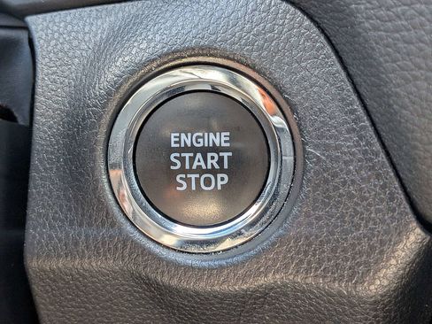 Used 2024 Toyota RAV4 XLE FWD image 30