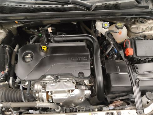 Used 2025 Chevrolet Malibu LS FWD image 30