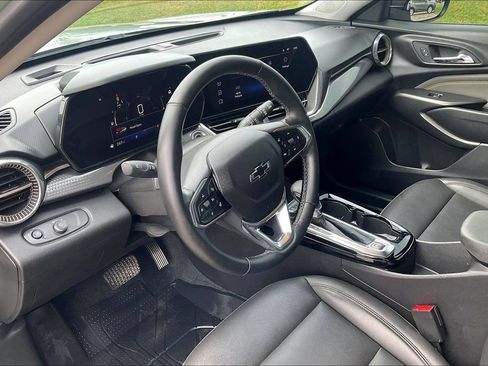 Used 2025 Chevrolet Trax ACTIV w/ Driver Confidence Package FWD image 13