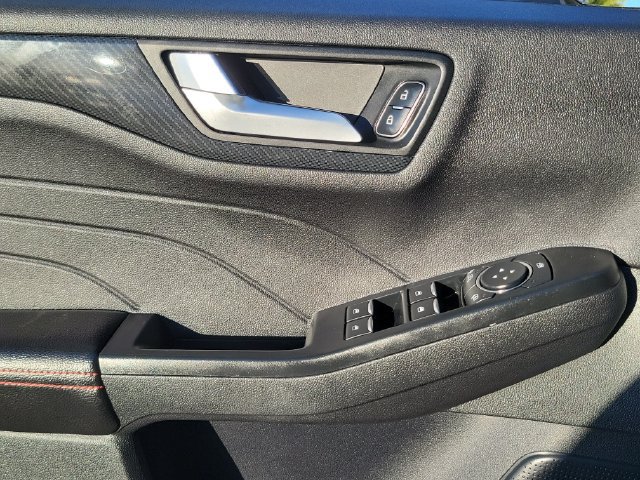 Certified 2025 Ford Escape ST-Line FWD image 14