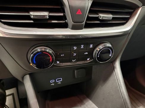Used 2024 Buick Encore GX Preferred w/ Comfort Package AWD/4WD image 19