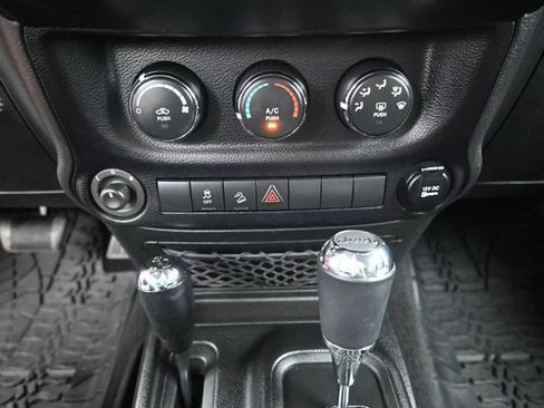 Used 2015 Jeep Wrangler Unlimited Sport w/ Quick Order Package 24S AWD/4WD image 16