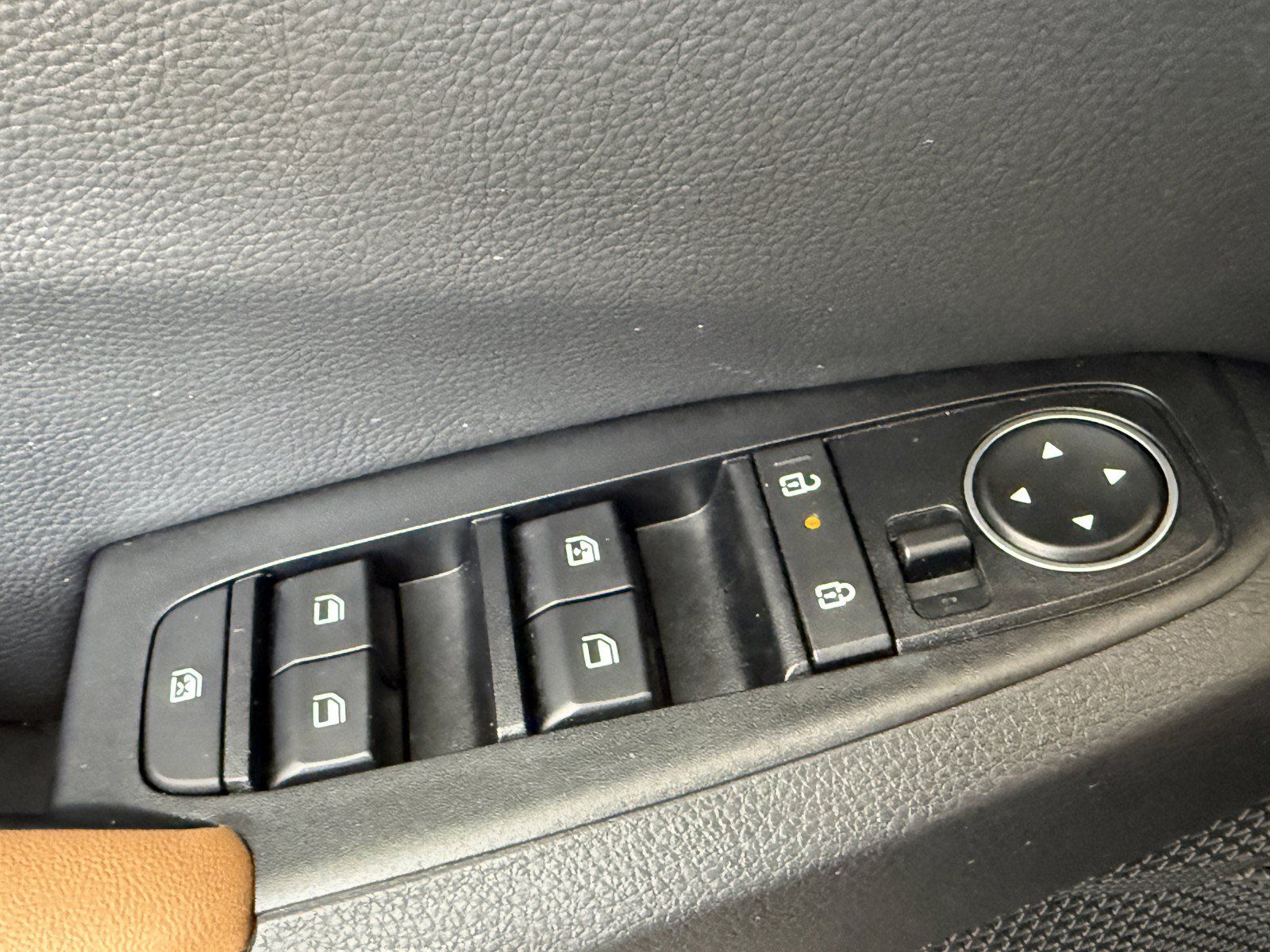 Used 2024 Kia Seltos EX AWD/4WD image 25