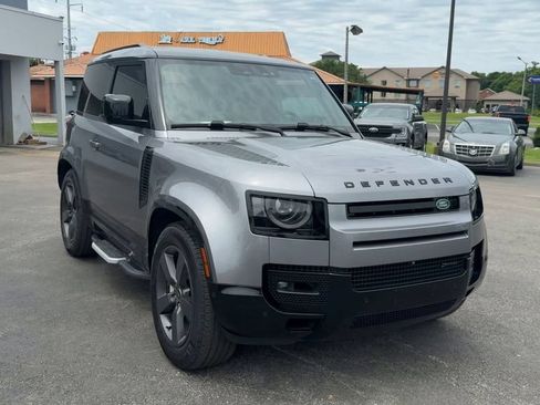 Used 2023 Land Rover Defender 90 X-Dynamic SE AWD/4WD image 9