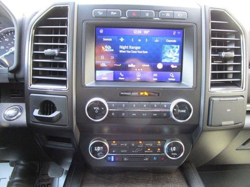 Used 2021 Ford Expedition Limited image 16