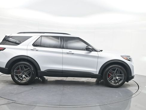 Used 2026 Ford Explorer ST-Line w/ ST-Line Street Pack RWD image 4
