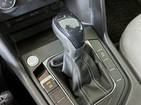 Used 2022 Volkswagen Taos SE image 24