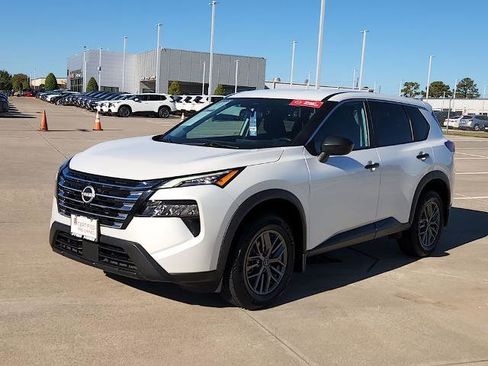 Certified 2024 Nissan Rogue S image 3