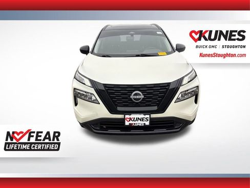 Used 2023 Nissan Rogue SV w/ SV Premium B Package image 4