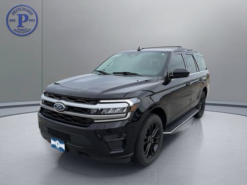 Used 2023 Ford Expedition XLT AWD/4WD image 3