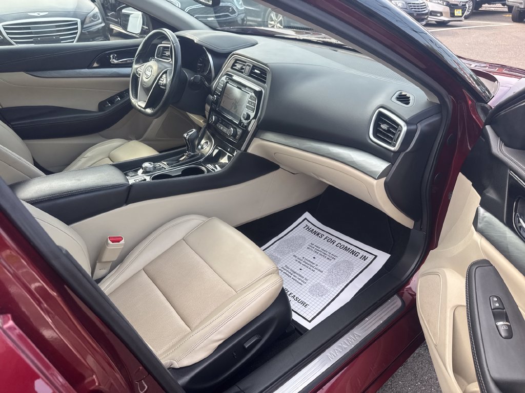 Used 2017 Nissan Maxima 3.5 SV w/ Interior Lighting Package FWD image 33