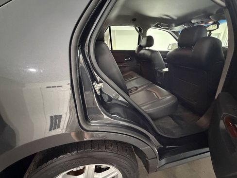 Used 2005 Cadillac SRX w/ Preferred Equipment Group AWD/4WD image 18