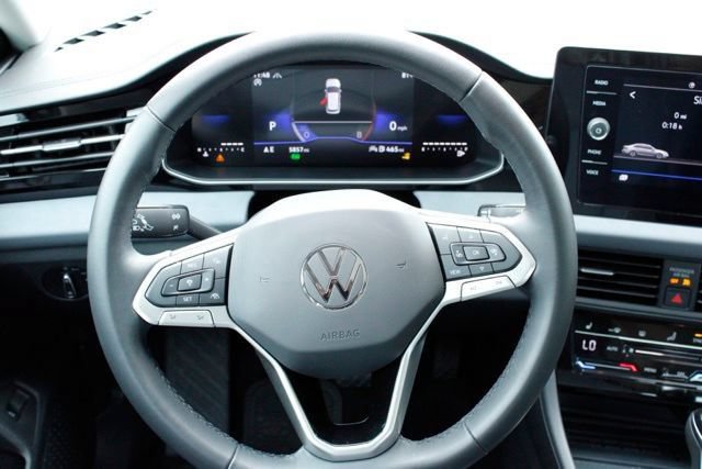 Used 2026 Volkswagen Jetta SE FWD image 16