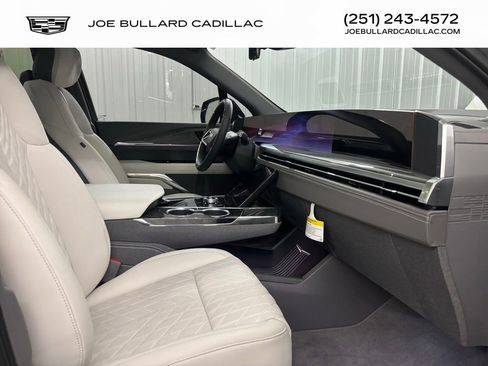 New 2026 Cadillac Escalade IQ Sport 1 w/ LPO, Floor Liner Package AWD/4WD image 9