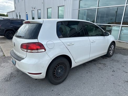 Used 2011 Volkswagen Golf 4-Door FWD image 3