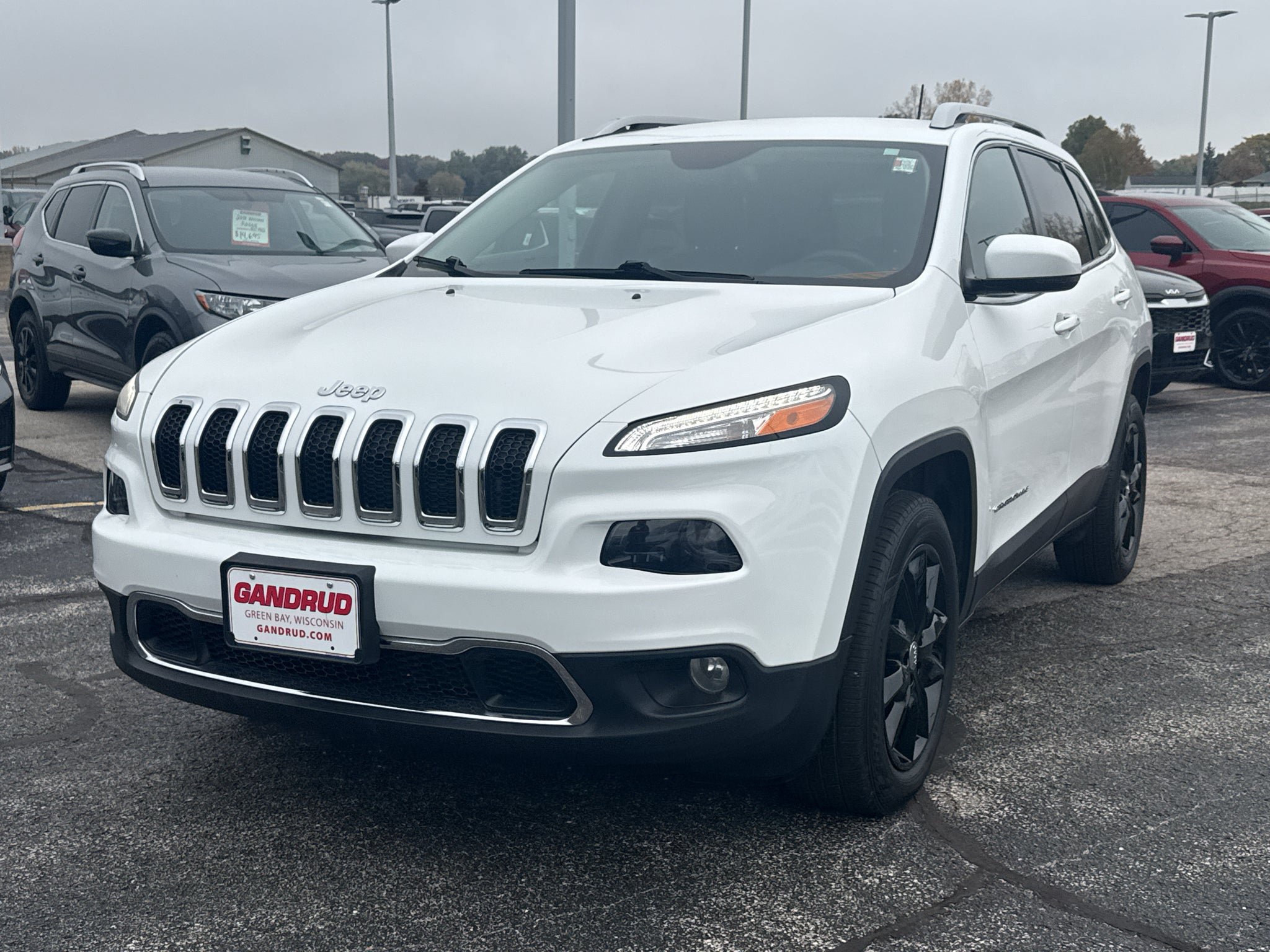 Used 2016 Jeep Cherokee Limited AWD/4WD image 2