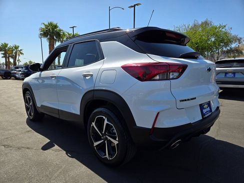 Used 2021 Chevrolet TrailBlazer RS w/ Technology Package FWD image 4