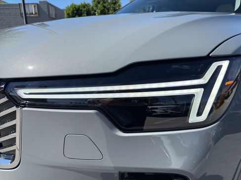 New 2026 Volvo XC90 T8 Ultra w/ Protection Package Premier AWD/4WD image 9