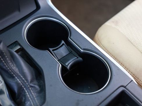 Used 2015 Toyota Camry LE image 41