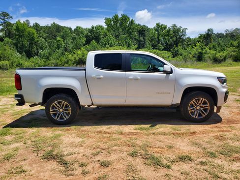Used 2021 Chevrolet Colorado W/T RWD image 13