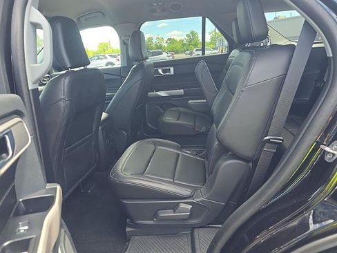 Used 2024 Ford Explorer XLT w/ Equipment Group 202A AWD/4WD image 15