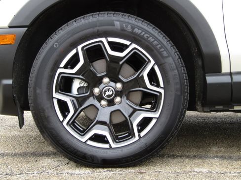 Used 2025 Ford Bronco Sport Outer Banks w/ Outer Banks Tech Package+ image 9