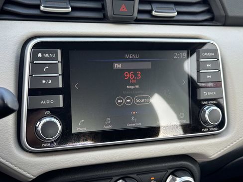 Used 2021 Nissan Versa SV image 13