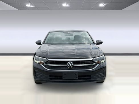 Used 2023 Volkswagen Jetta SE image 5