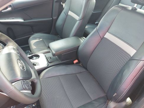 Used 2012 Toyota Camry SE FWD image 14