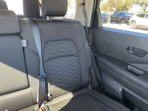 Used 2025 Nissan Pathfinder SV image 40