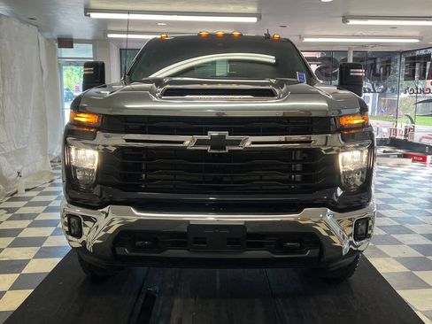 Used 2024 Chevrolet Silverado 2500 LT w/ All Star Edition AWD/4WD image 2