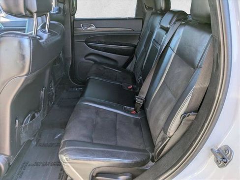 Used 2018 Jeep Grand Cherokee Altitude RWD image 19