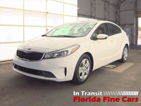 Used 2017 Kia Forte LX FWD image 1