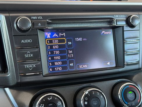 Used 2013 Toyota RAV4 LE AWD/4WD image 21