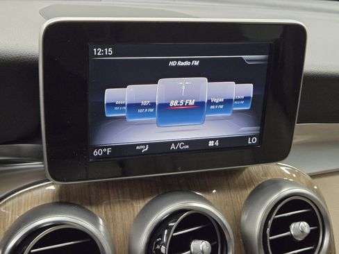 Used 2018 Mercedes-Benz GLC 300 4MATIC image 19