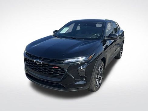 Used 2024 Chevrolet Trax RS w/ Driver Confidence Package FWD image 3