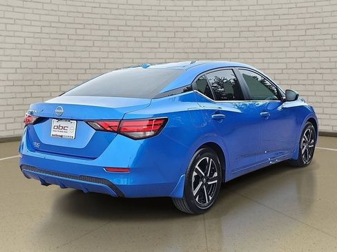 Used 2025 Nissan Sentra SV image 5