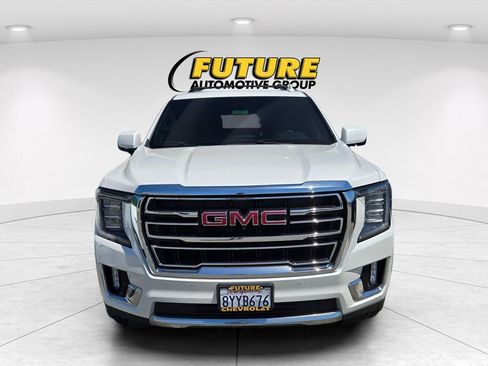 Certified 2022 GMC Yukon SLT w/ SLT Luxury Package AWD/4WD image 2