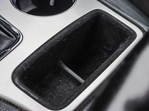 Used 2019 Jeep Grand Cherokee Laredo w/ Laredo X Package image 34