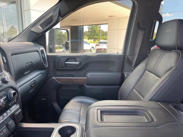 Used 2020 Chevrolet Silverado 3500 High Country w/ Technology Package AWD/4WD image 12